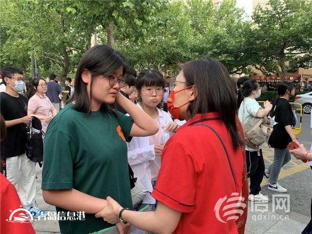 直擊高考：數(shù)學(xué)考試結(jié)束 老師建議考過(guò)了就不要去想了