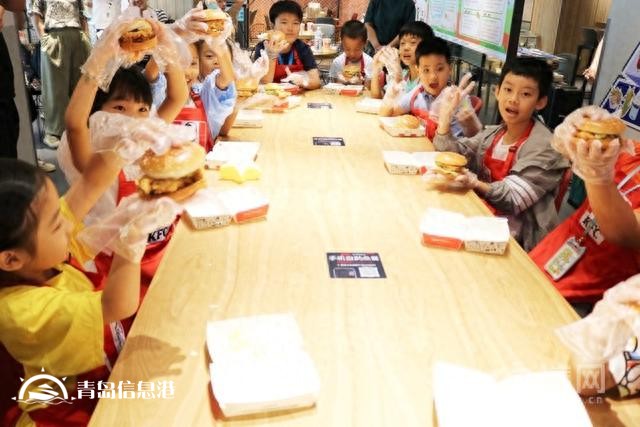 信網(wǎng)“小行動員”走進肯德基 知“食”小達人開啟探秘之旅