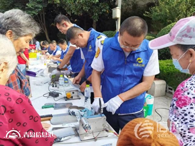 信新相映走進(jìn)少山路社區(qū) 家電維修“專業(yè)戶”讓居民幸福感滿滿