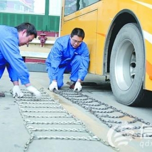 青島電動(dòng)公交配備專用防滑鏈條 100部車將嘗鮮