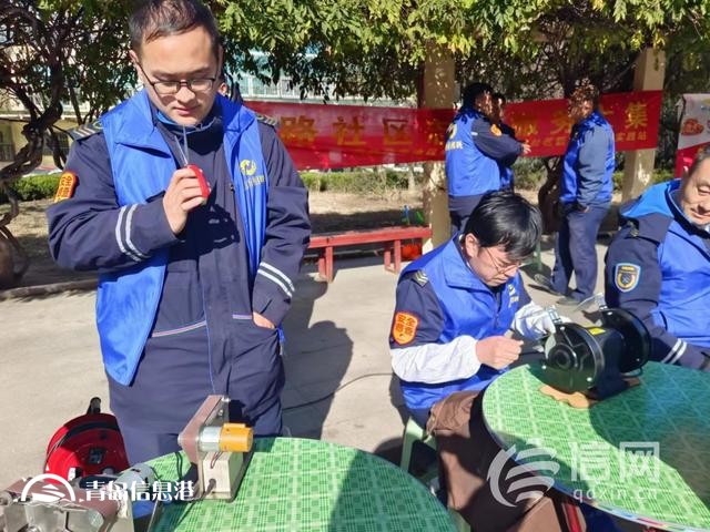 寒風(fēng)凜冽服務(wù)不停 信新相映便民服務(wù)大集走進(jìn)書院路社區(qū)