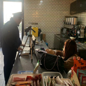 李園街道綜合行政執(zhí)法中隊(duì)：開(kāi)展文旅市場(chǎng)規(guī)范經(jīng)營(yíng)和安全生產(chǎn)專(zhuān)項(xiàng)執(zhí)法檢查 ... ...