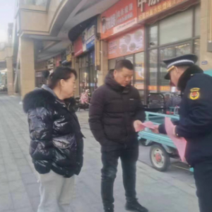 李園街道綜合行政執(zhí)法中隊(duì)開(kāi)展生活垃圾分類(lèi)宣傳活動(dòng)