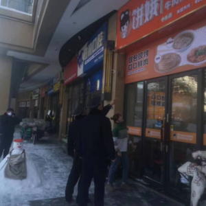 李園街道綜合行政執(zhí)法中隊(duì)：“信用執(zhí)法+宣傳整治”扮靚市容迎元旦 ... ...