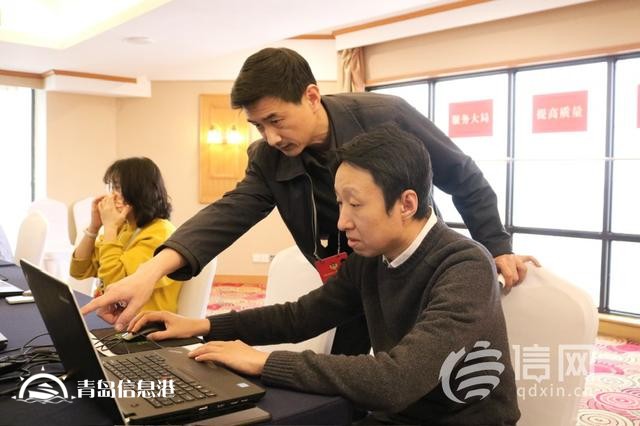 信網(wǎng)探班提案組：肩負(fù)委員重托 他們默默付出