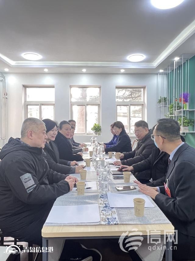 信網(wǎng)探班提案組：肩負(fù)委員重托 他們默默付出