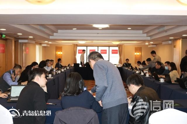 信網(wǎng)探班提案組：肩負(fù)委員重托 他們默默付出