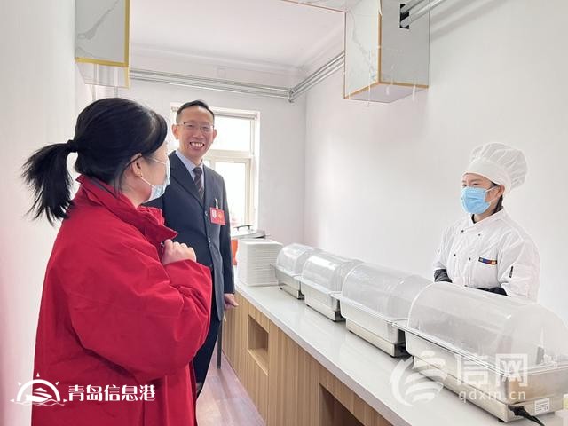信網(wǎng)探班提案組：肩負(fù)委員重托 他們默默付出