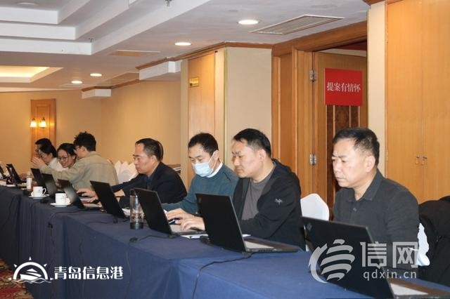 信網(wǎng)探班提案組：肩負(fù)委員重托 他們默默付出