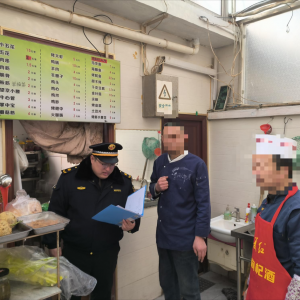 鳳臺(tái)執(zhí)法中隊(duì)開展春節(jié)前油煙檢查工作