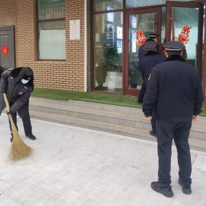 南村執(zhí)法中隊(duì)以雪為令，掃雪除冰齊上陣！