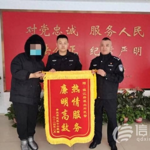 醉酒乘客與網(wǎng)約車(chē)司機(jī)發(fā)生沖突 市北民警及時(shí)制止