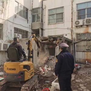 李園綜合行政執(zhí)法中隊：新年再起航，打響拆違攻堅“第一槍” ...
