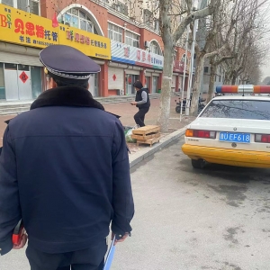 同和執(zhí)法中隊“信用+執(zhí)法”清理流動攤販