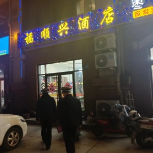 同和執(zhí)法中隊(duì)：“油煙檢查促整改，綠色飯店共創(chuàng)建”