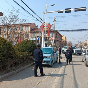云山中隊(duì)：依法拆除違規(guī)廣告牌 讓城市有“顏”有“序”