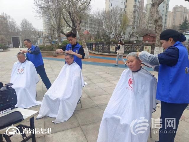 信新相映便民服務(wù)走進(jìn)商丘路社區(qū) 人大代表心系居民暖人心