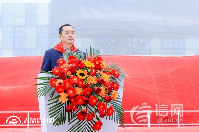 “大國重器”社會課堂 愛國主義教育航天展在青島金沙灘啤酒城開幕