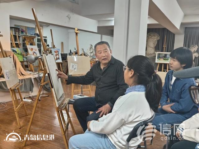 白天上班晚上學特長 青島市北區(qū)藝術夜校受到市民追捧