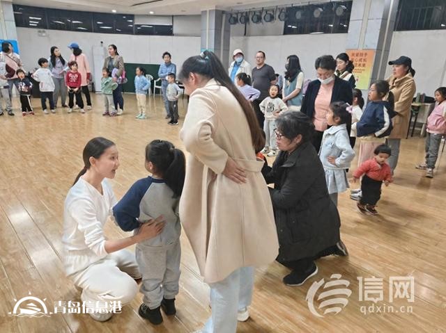 白天上班晚上學特長 青島市北區(qū)藝術夜校受到市民追捧