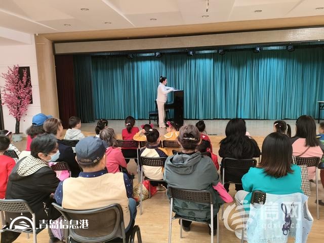 白天上班晚上學特長 青島市北區(qū)藝術夜校受到市民追捧