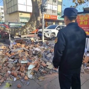 平度市東閣街道執(zhí)法中隊重拳整治占用城市道路行為
