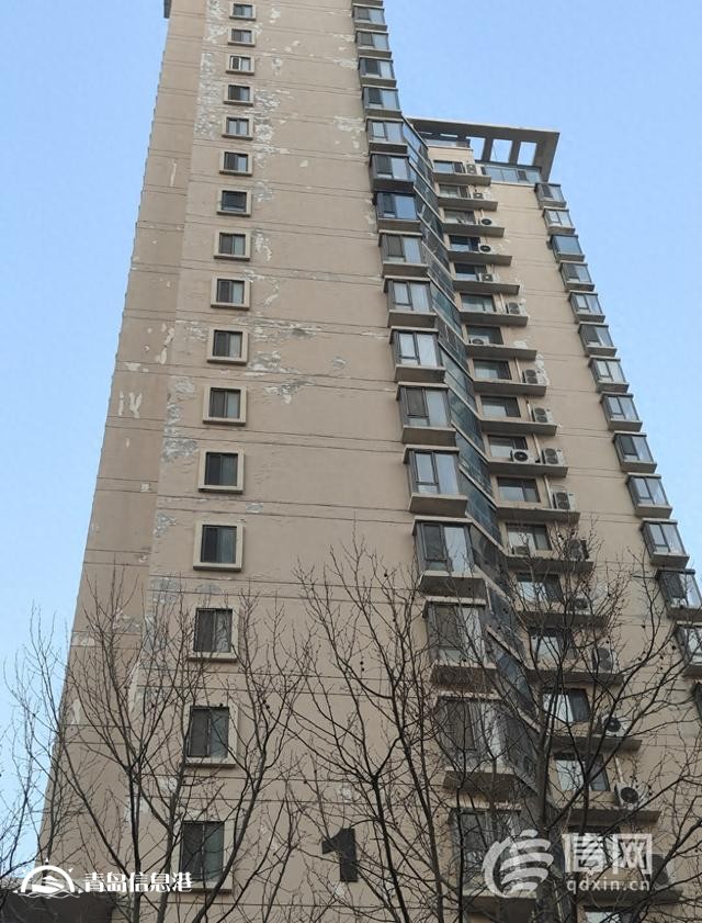 金光都市名家墻皮脫落 存在安全隱患亟待維修