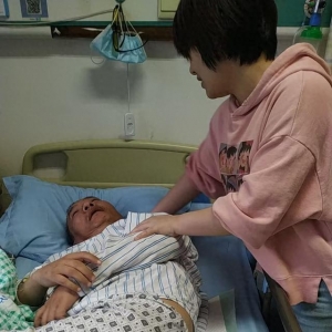 家庭頂梁柱突發(fā)腦出血 高昂醫(yī)藥費(fèi)難住一家人