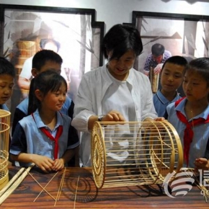 青島市即墨區(qū)小學(xué)生走進(jìn)博物館 迎接國(guó)際博物館日