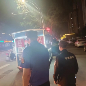亮點工作：同和執(zhí)法中隊“夜間行動，清理占路經(jīng)營”