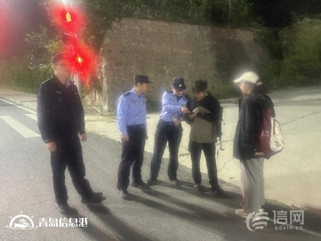 兩名大學(xué)生好奇探險(xiǎn)被困山崖 嶗山警方緊急實(shí)施救援