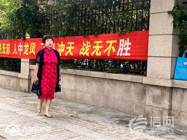 直擊高考：老師六點半就來到考點 將全程陪伴考生