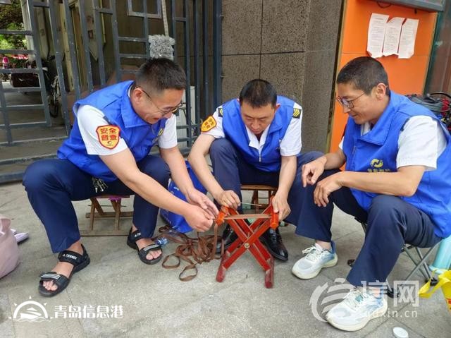 濃濃端午情 信新相映便民服務(wù)大集走進(jìn)紫荊苑社區(qū)
