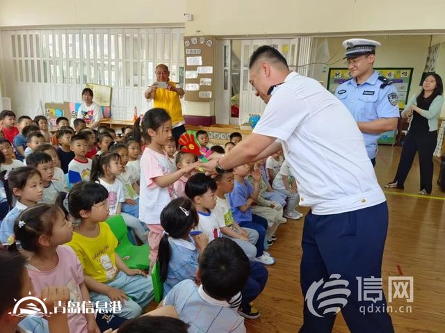 信新相映走進(jìn)金湖路幼兒園 讓孩子們體驗(yàn)當(dāng)“小鐵騎”的樂(lè)趣