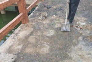 塘邊路面有破損，南村速度消隱患