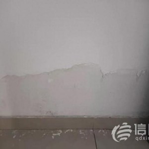 新房快裝修完成卻被水泡了 華潤國際海洋智區(qū)公共區(qū)域水管破裂