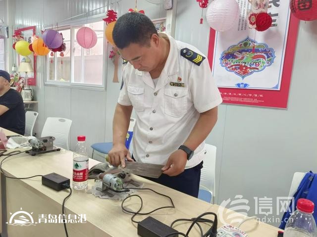 信新相映走進(jìn)四流北路社區(qū) “95”后志愿者給團(tuán)隊(duì)增添年輕元素