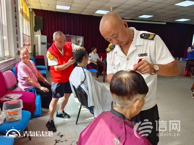 政協(xié)委員聯(lián)合信新相映走進(jìn)社區(qū) 開展便民惠民服務(wù)大集