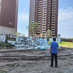 多渠道開展建筑垃圾查處行動(dòng) 還居民碧海藍(lán)天