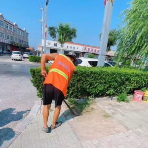 深度清理校園周邊環(huán)境衛(wèi)生 “凈”候開學(xué)季