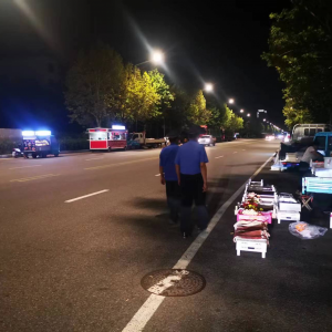 集中整治市容環(huán)境秩序，保障夜間市容環(huán)境“潔凈美”