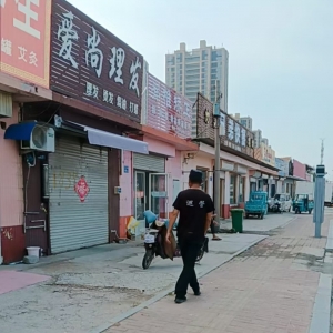 守護(hù)城市安全穩(wěn)定：同和中隊(duì)市政公用執(zhí)法巡查在行動(dòng)