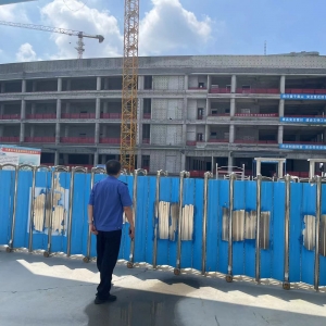 平度市東閣街道執(zhí)法中隊：抓好揚塵治理，守護城市藍天