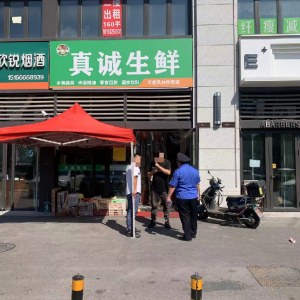 鳳臺(tái)執(zhí)法中隊(duì)清理城市“頑疾”，還路于民