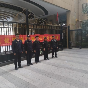 打通服務(wù)群眾“最后一公里” 李園街道綜合行政執(zhí)法中隊 推進“城管進社區(qū)” ...