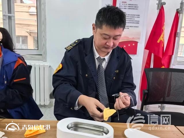 信新相映走進(jìn)唐山路社區(qū) 穿馬扎志愿者手把手給新成員傳授經(jīng)驗(yàn)