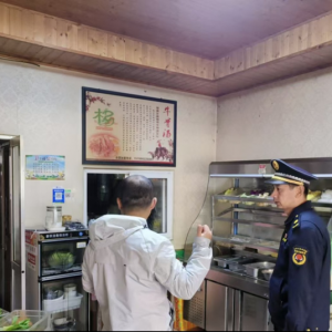 執(zhí)法與宣傳雙管齊下 提升垃圾分類(lèi)意識(shí)