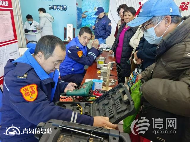 信新相映走進(jìn)小港社區(qū) 冬季安全出行“干貨”送到居民身邊