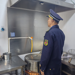 持續(xù)開展餐飲油煙整治，凈化“煙火氣”