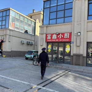 同和中隊(duì)：查餐飲油煙，保清新“食”界